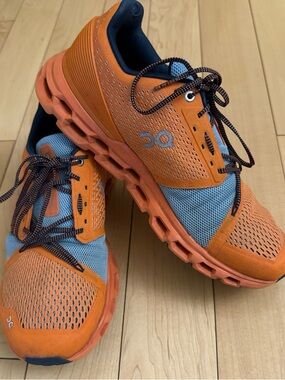 On Running cloudstratus Men’s Orange Athletic Running Shoes Sz 10